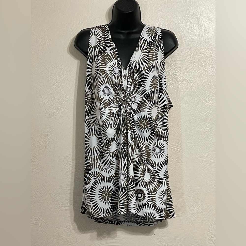 Yves, size 14/16, sleeves.